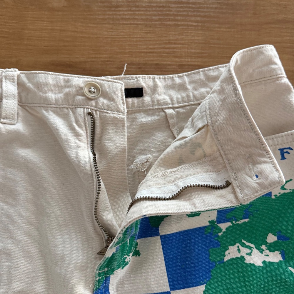 Vans No Place Like Home World Map Graphic Canvas Shorts Off White Size 27 - Picture 8 of 9